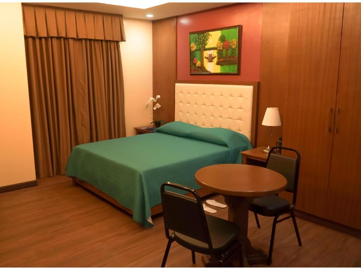 M28 Hotel And Apartments Quezon City Exteriér fotografie