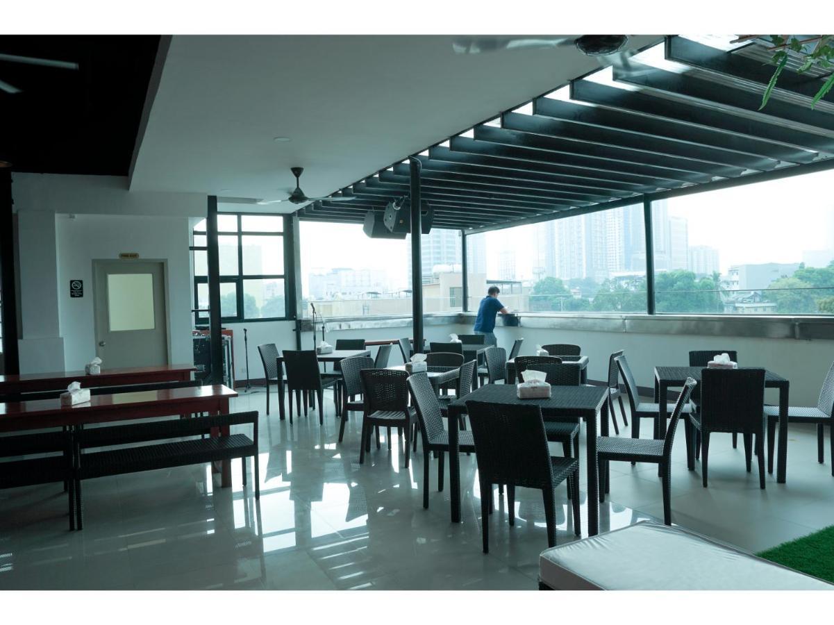 M28 Hotel And Apartments Quezon City Exteriér fotografie