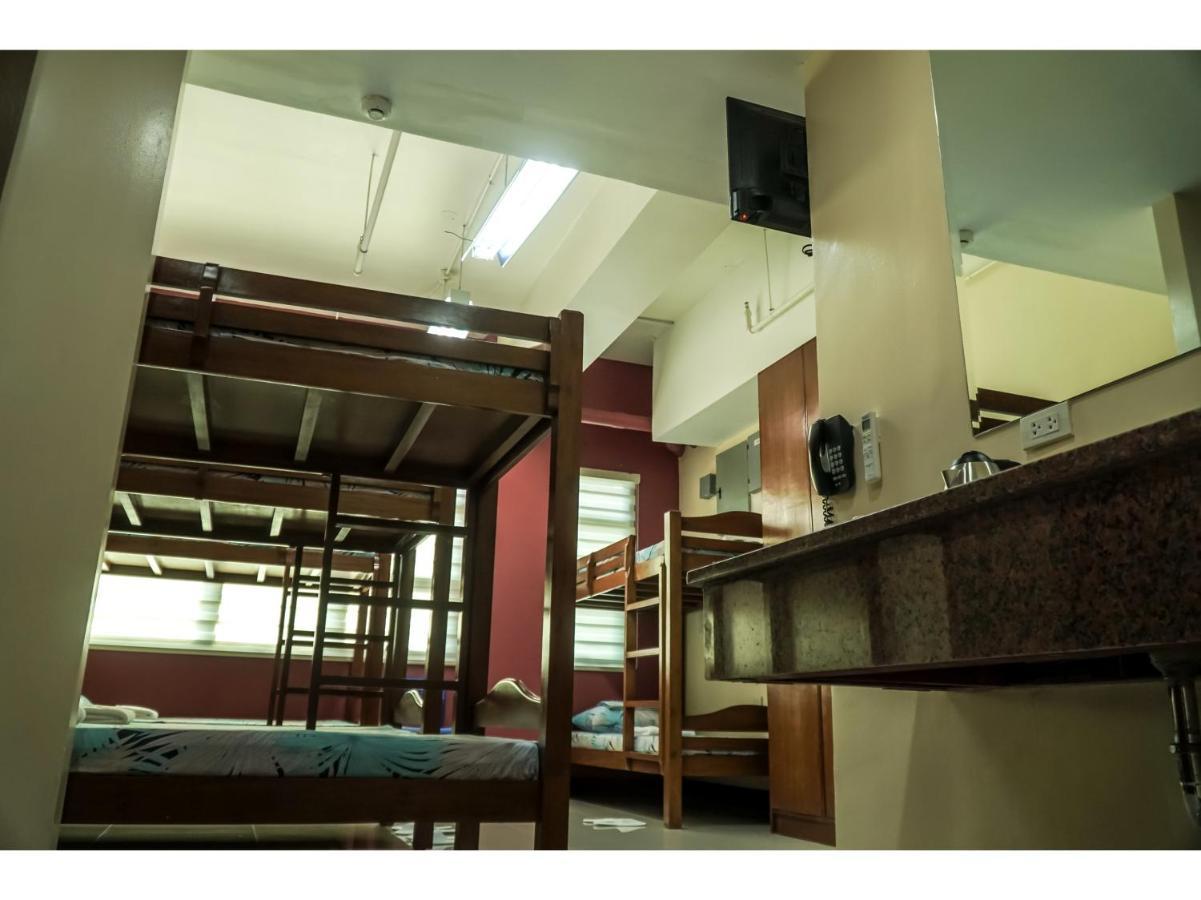 M28 Hotel And Apartments Quezon City Exteriér fotografie